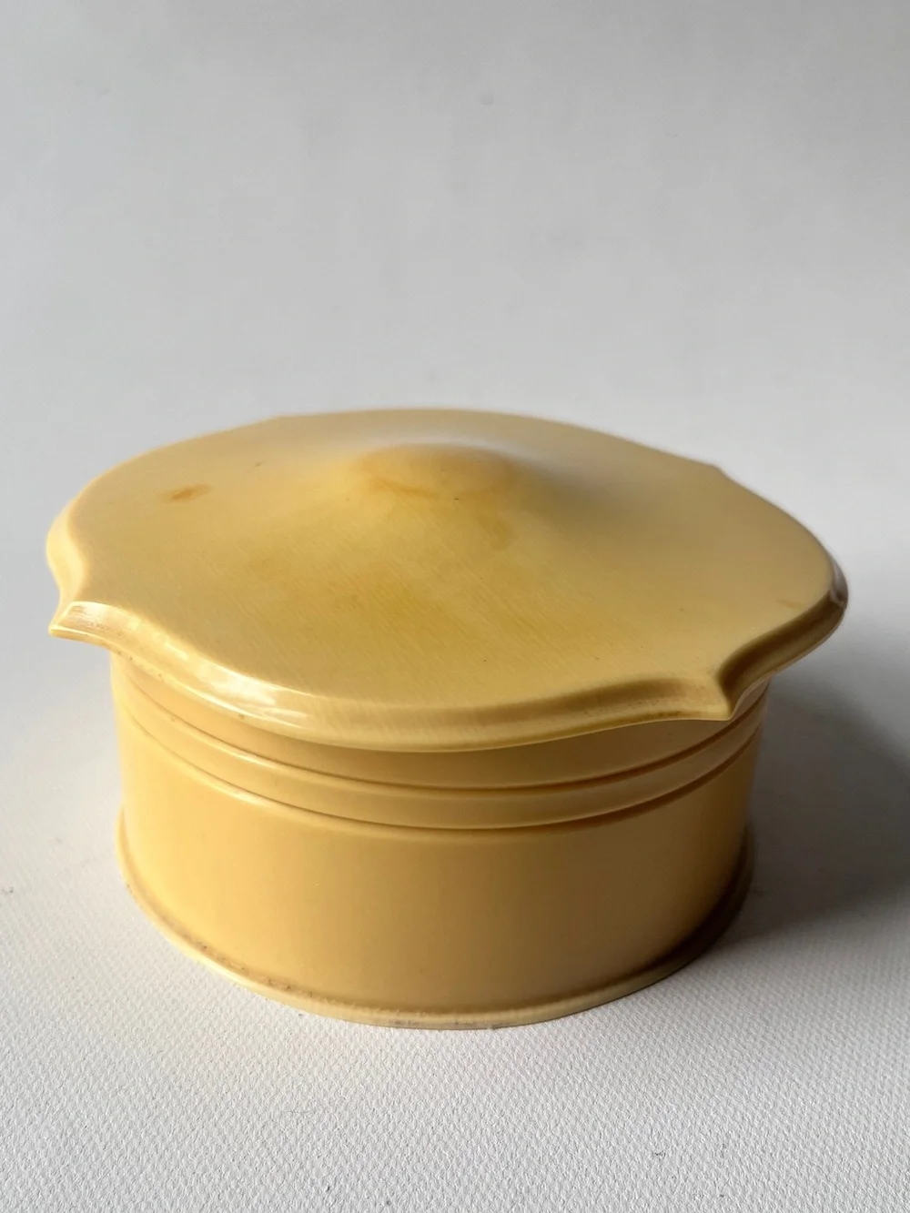 Vintage Scalloped Lid Vanity Celluloid Powder Box Jar 1920's